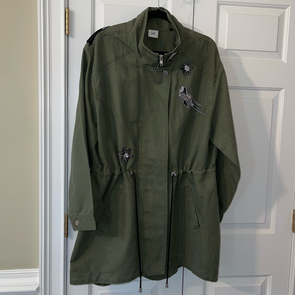 Cabi Army Trench with sequin birds- XL, Cinch waste, lightweight.